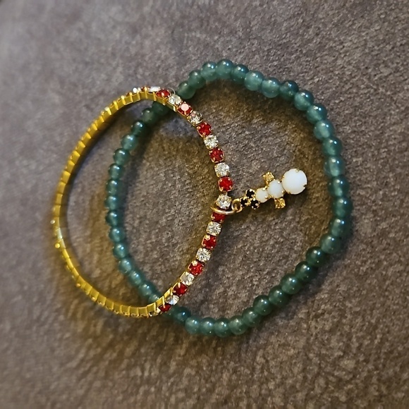 3/$30 Dainty Jade Rhinestone Christmas Snowman Charm Stretch Bracelets - Picture 2 of 3